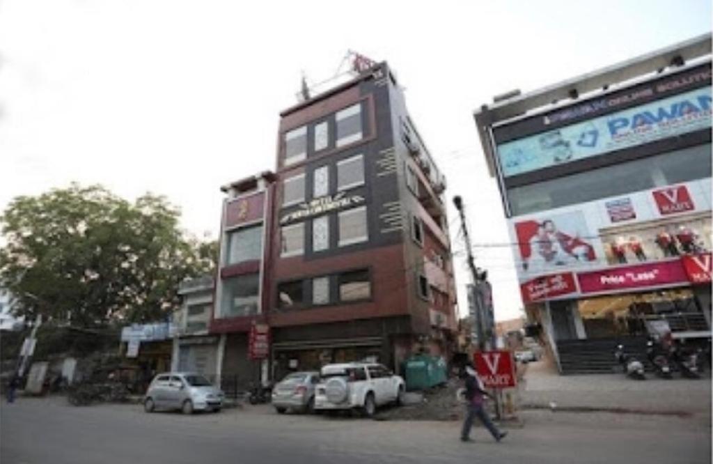 Hotel Surya Continental Lucknow Esterno foto